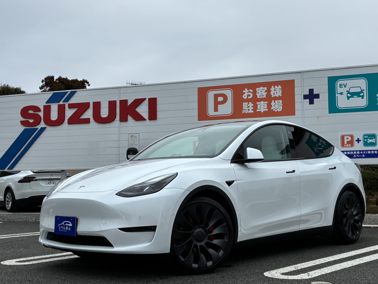 テスラ　モデルY　パフォーマンス　デュアルモーター